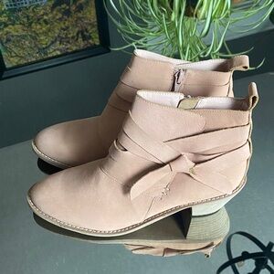 Kelsi Dagger Brooklyn's Kingston Booties, Womens 8.5